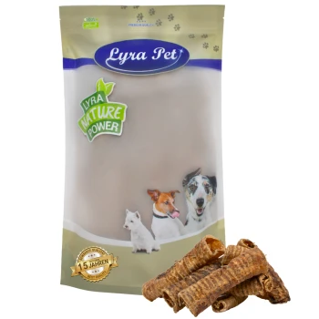 Lyra Pet Hundeleckerlipackung mit drei Hunden auf der Vorderseite, beschriftet mit "Lyra Nature Power", mit einem Siegel, das "10 Jahren Best Qualität" anzeigt.