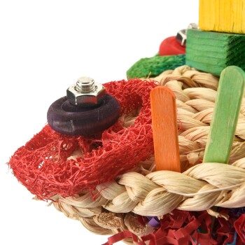 Buntes Haustier-Spielzeug aus gewebten Naturfasern, mit Holzstäben in Orange und Grün sowie einer lila und silbernen Komponente.