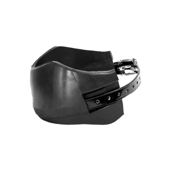 Schwarze Gummihundemaske mit einem glänzenden schwarzen Riemen und Schnalle, entworfen für Sicherheit und Komfort.