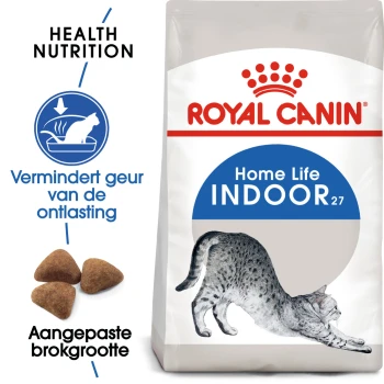Home Life Indoor 27 400 g Royal Canin Home Life Indoor kattenvoer zak met een illustratie van een uitrekkende kat, met tekst die de verminderde ontlastinggeur en aangepaste brokjesgrootte benadrukt.