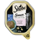 Sheba Sauce Collection Katzenfutter, 85g, mit einer grauen Katze und einer Schüssel mit Futter und Kräutern, gekennzeichnet mit "sauce lover mit Lachs au saumon."