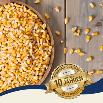 Herzförmige Anordnung von gelben Maiskörnern auf einem weißen Hintergrund, mit einem goldenen Etikett "PREMIUM" in der oberen Ecke.