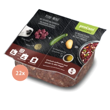 Verpacktes Hundefutter mit der Aufschrift "Pferd-Menü" mit frischem Fleisch, Zucchini und Kartoffeln, mit Zubereitungsanweisungen und einem Serviervorschlag.