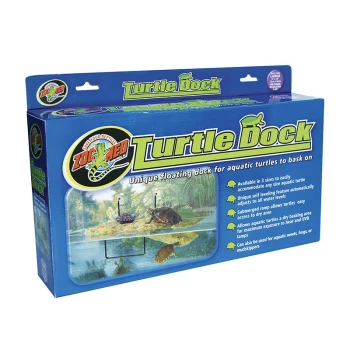 Boxverpackung für ZOO MED Turtle Dock, die einen schwimmenden Dock für Aquarien-Schildkröten zeigt, mit Bildern von Schildkröten und aufgelisteten Hauptmerkmalen.