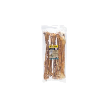 Klarer Plastikbeutel, der fünf lange Kaninchenhaut-Rollen als Hundeleckerlis enthält, Etikett mit der Aufschrift „MEGA PACK“ und „Rabbit Skin Rolls“