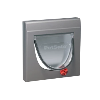 Porte pour animaux de compagnie PetSafe avec un clapet transparent et un mécanisme de verrouillage rouge, conçue pour un accès facile pour les animaux.