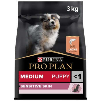 Purina Pro Plan Medium Puppy Futter, 3 kg Beutel, mit einem Welpen auf der Vorderseite, gekennzeichnet für empfindliche Haut mit einem Fischsymbol.