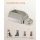 Beige geschlossene Katzentoilette mit seitlicher Gitterwanne und Maßangaben; Text 'Für Katzen bis zu 15 kg' und vier Katzenrassen-Symbole.