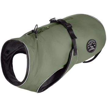 Ein grüner Hundemantel mit einem weichen Innenraum, ausgestattet mit verstellbaren Riemen und einem Outdoor Hunter-Logo.