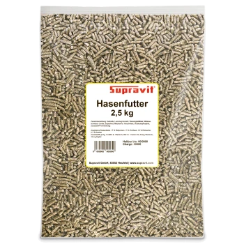 Nahaufnahme brauner zylindrischer Haustierfutterpellets, dicht gepackt, aus einem Online-Tierfachgeschäft.