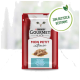 Purina Gourmet Mon Petit Intense Katzenfutterbeutel mit einer weißen Katze, mit Text, der angibt, dass es Thunfisch enthält und recycelbar ist.