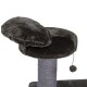 Ein plüschiger grauer Katzenbaum mit einem runden, weichen Platz und einem hängenden Pom-Pom-Spielzeug, entworfen für den Komfort und das Spiel von Haustieren.
