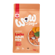 Pfirsich-orangefarbener 1‑kg-Beutel WOW Dog „Lachs Adult Mini“ Lachs-Trockenfutter, ‚Made in Austria‘-Label und Schüsselbild