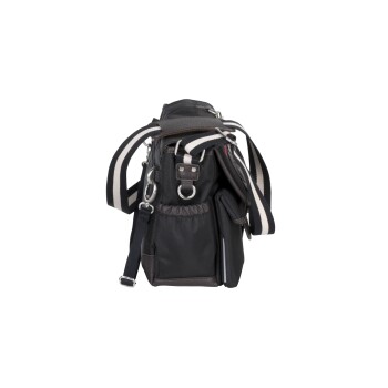 Eine stilvolle schwarze Tragetasche für Haustiere mit verstellbaren Riemen, Seitentaschen und silbernen Beschlägen, entworfen für den komfortablen Transport von Haustieren.