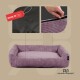 Ein plüschiges, lila Haustierbett mit gerippter Textur, mit einem abnehmbaren Bezug und einem "Made in EU"-Etikett.