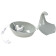 Une fontaine à eau pour animaux grise avec un bol et un bec courbé, présentant une pompe et un cordon d'alimentation visibles.