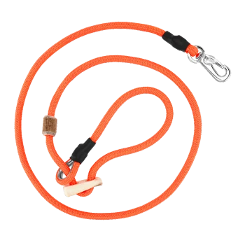 Orange geflochtene Hundeleine mit Metallverschluss und Holzknopf, entworfen für Spaziergänge und Kontrolle von Haustieren.