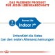 Produktetikett für Katzenfutter, das "Home Life Indoor 7+" für Katzen ab 7 Jahren zeigt, mit Text zur Unterstützung alternder Katzen.
