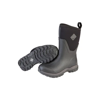 Schwarze wasserdichte Gummistiefel mit einer strukturierten Sohle, die ein Logo an der Seite und ein Neopren-Obermaterial für Flexibilität aufweisen.