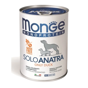 Dose Monge Monoprotein Hundefutter, beschriftet mit "Solo Anatra Only Duck", mit einer getreidefreien Formel, ohne Farbstoffe oder Konservierungsstoffe, hergestellt in Italien.