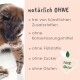 Ein Hund und eine Katze schnüffeln sich an, mit einem Text, der die Vorteile von natürlichem Haustierfutter hervorhebt: "natürlich OHNE" künstliche Zusatzstoffe, Füllstoffe und Gluten.