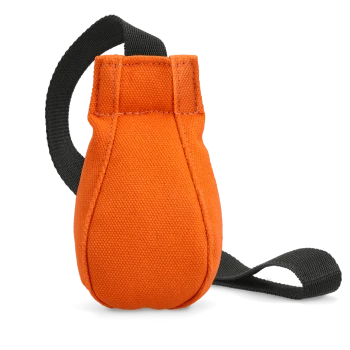 Oranges, strapazierfähiges Stoff-Hundetrainingsdummy mit schwarzem Griffriemen.