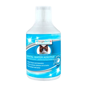 DENTAL WATER Additive Katze 250ml Flasche mit bogadent Dentalwasserzusatz für Katzen, mit dem Gesicht einer Katze auf dem Etikett und dem Anspruch, Plaque und Zahnstein zu bekämpfen.