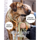 Nahaufnahme eines gestromten Hundes mit einer stilvollen verstellbaren Lederleine. Text: "Design trifft Komfort," "Elegant & anpassbar," "Echtleder-Applikationen."