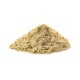 Ein kleiner Hügel aus hellbraunem Pulver auf einem weißen Hintergrund, wahrscheinlich ein Haustier-Nahrungsergänzungsmittel oder Lebensmittelzutat.