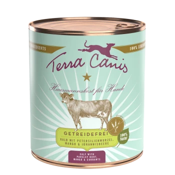 Eine Dose Terra Canis Hundefutter mit einem hellblauen Etikett, das ein laufendes Hundelogo und den Text "Getreidefrei" und "Kalb mit Petersilienwurzel" zeigt.