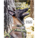Nahaufnahme eines belgischen Malinois in einem grünen Geschirr und Halsband, mit dem Text: "Stylischer Alltagsbegleiter" und "Design trifft auf Komfort."