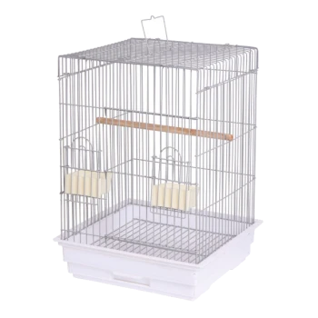 Ein silberner Drahtvogelkäfig mit einem Holzsitz und zwei Futterbechern, der auf einer weißen Kunststoffbasis ruht.