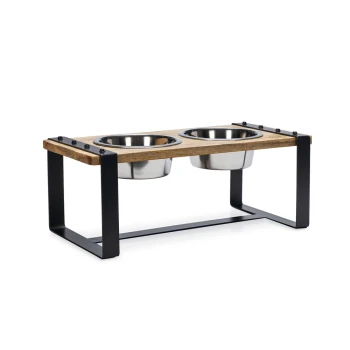 Erhöhte Futterstation für Haustiere mit einer Holzoberfläche und zwei Edelstahlschalen, mit einem stabilen schwarzen Metallrahmen.