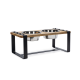 Erhöhte Futterstation für Haustiere mit einer Holzoberfläche und zwei Edelstahlschalen, mit einem stabilen schwarzen Metallrahmen.