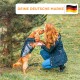 Eine Frau kniet neben einem verspielten Hund in einer schwarzen und roten Jacke auf Gras, mit "DEINE DEUTSCHE MARKE" und einem deutschen Flaggen-Icon.