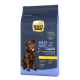 Dog food bag featuring a brown Labrador retriever, labeled "SELECT GOLD MAXI ADULT >25 KG Complete Huhn," with nutritional details.