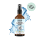 Braune Sprühflasche mit der Aufschrift "noms+ SILBERSPRAY +reines kolloidales Silber 50 ppm" vor Wasser-Spritzhintergrund und Text "reines kolloidales Silber".