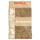 Braune, strukturierte trockene Tierfutter-Kroketten dicht gepackt, geeignet für Hunde oder Katzen.