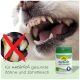 Hundemaul zeigt gesunde Zähne neben einer Nahaufnahme von ungesunden Zähnen mit einem roten "X" darüber; enthält das Produkt "dentaVet ANTI-PLAQUE".