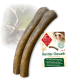 Zwei Rehgeweih-Kauartikel werden zusammen mit einem Produktetikett mit einem Hund präsentiert, mit Text, der natürliche Zutaten und Vorteile hervorhebt.