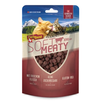 Opakowanie karmy dla zwierząt z dwoma kotami na malowniczym tle, oznaczone "DeliBest Soft Meaty Rind/Beef," podkreślające "Świeże mięso," "Bez cukru," "Bezglutenowe."