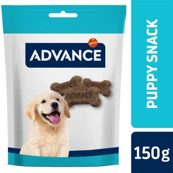 Un sac de friandises pour chiots Advance avec un chiot golden retriever souriant et des friandises en forme d'os. Texte : "FRAIS POUR CHIOTS" et "150g."