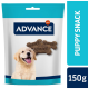 Un sac de friandises pour chiots Advance avec un chiot golden retriever souriant et des friandises en forme d'os. Texte : "FRAIS POUR CHIOTS" et "150g."