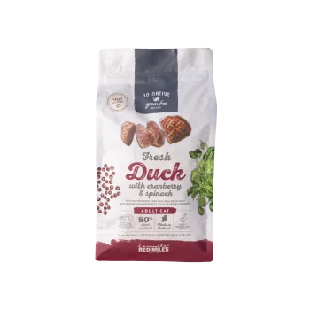Bag of Go Native grain-free cat food — Fresh Duck with cranberry & spinach, Adult Cat, 80% meat content, Red Mills logo.