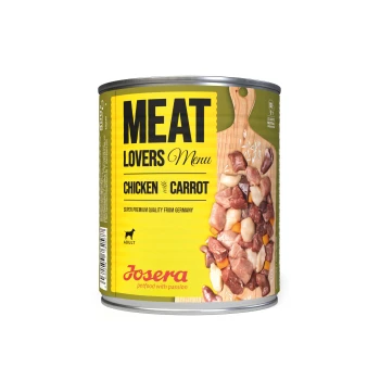 Nassfutter Hund, Adult, Meat Lovers Menu, Huhn 6x800 g Dose mit "Meat Lovers Menu Huhn mit Karotte" Haustierfutter auf einem Holzbrett, beschriftet "Super Premium Qualität aus Deutschland."