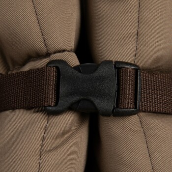 Maße des Hundebetts (100 cm x 75 cm, 2 cm dick) mit Silhouetten von Border Collie, Australian Shepherd und Chow Chow zur Größenreferenz.