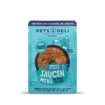 PETS DELI Classic Katzenfutterbeutel mit Thunfisch und Karotten in Sauce, beschriftet mit "Zarte Filets in Sauce" und "Saucen Menü mit extra viel Sauce," 70g.