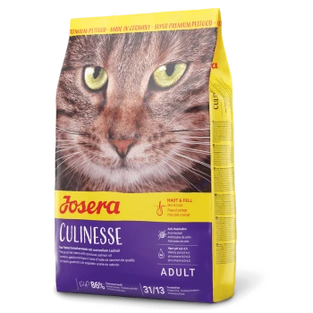 Ein Beutel Josera Culinesse Katzenfutter mit dem Gesicht einer Katze, das die Vorteile "Haut & Fell" und "86% tierische Zutaten" hervorhebt.