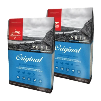 Zwei Tüten Orijen Original biologisch angemessenes Hundefutter, mit einem blauen Design und Text, der Zutaten und Nährwertinformationen hervorhebt.