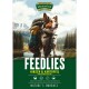 Ein Hund mit einem Rucksack in einer malerischen Umgebung, mit Bergen und einem See im Hintergrund. Etikett liest "FEEDLIES HIRSCH & KARTOFFEL."